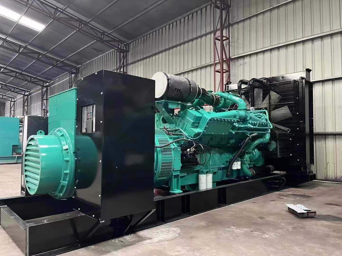 泸溪如何降低 800kW 柴油发电机输出电流的波动？
