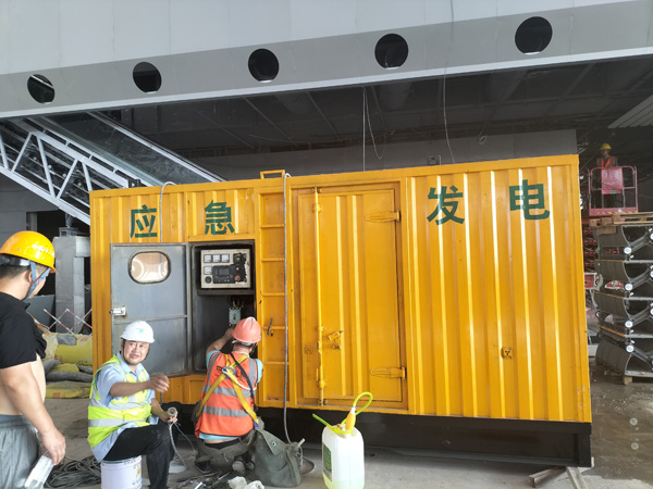 泸溪怎样判断空气滤清器是否需要更换？